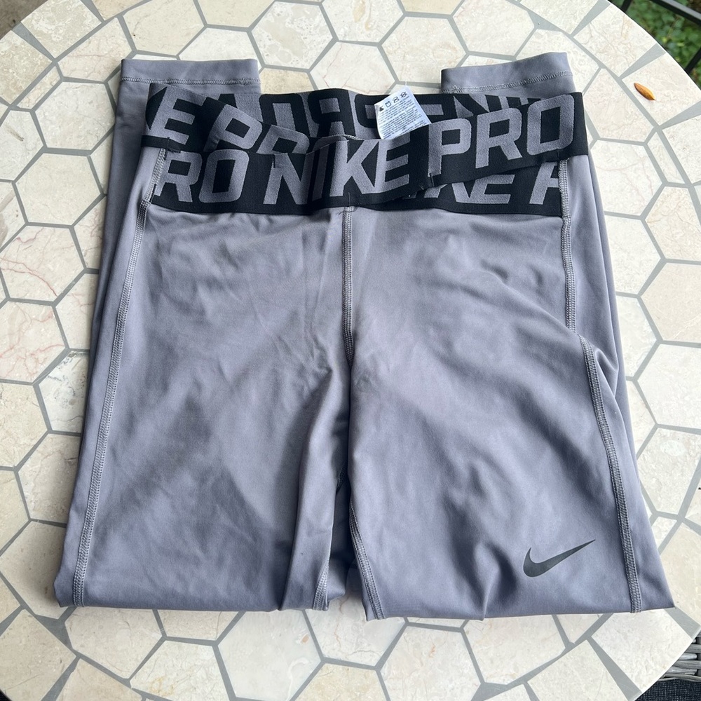 Nike Medium Women Dri Fit Pro Gray 7/8 Leggings